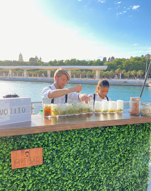Ruta en Catamarán y Aperitivo en El Candado Beach | My Bar Mobile Events